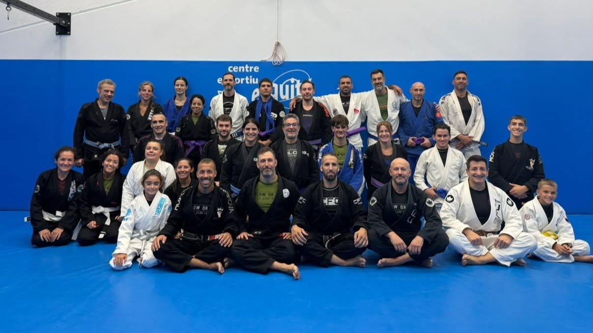Clase de Jiu Jitsu con Gi